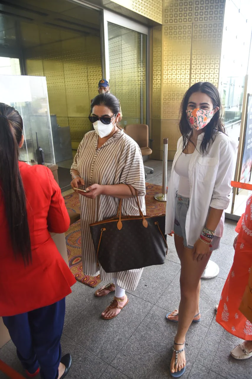 Sara Ali Khan with mother Amrita Singh(Varinder Chawla)