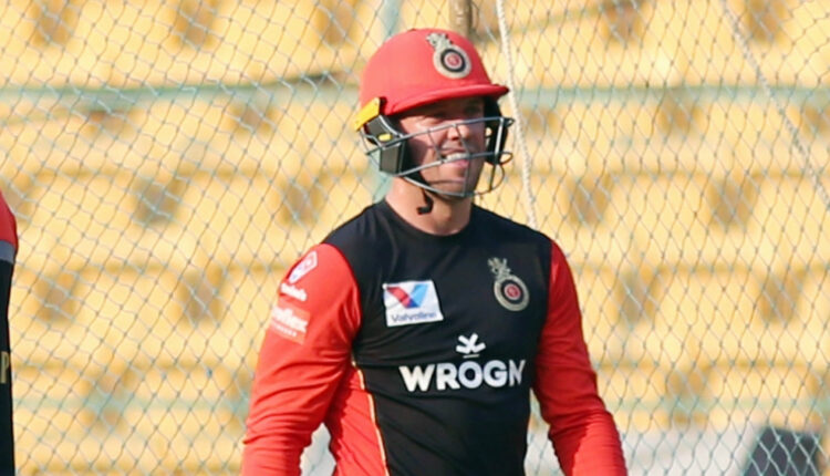 AB de Villiers Completes 5000 Runs in IPL During DC vs RCB IPL 2021 Match, David Warner Lauds His ‘Idol’