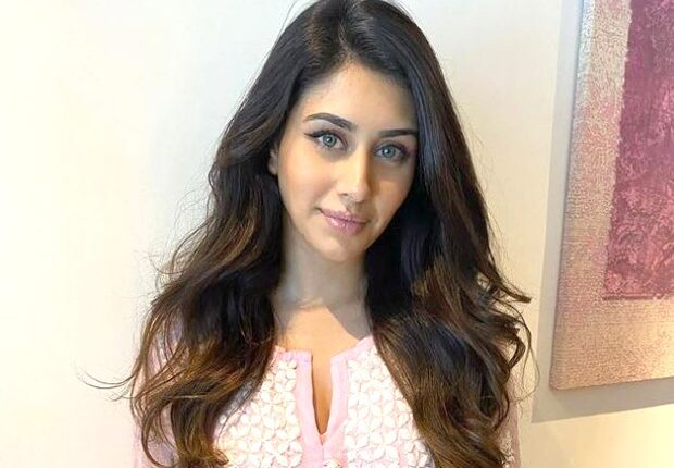 Actor Warina Hussain quits social media; says her team will continue to manage her account