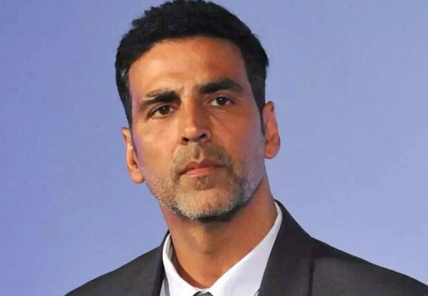 Akshay Kumar donates Rs. 1 crore to Gautam Gambhir Foundation