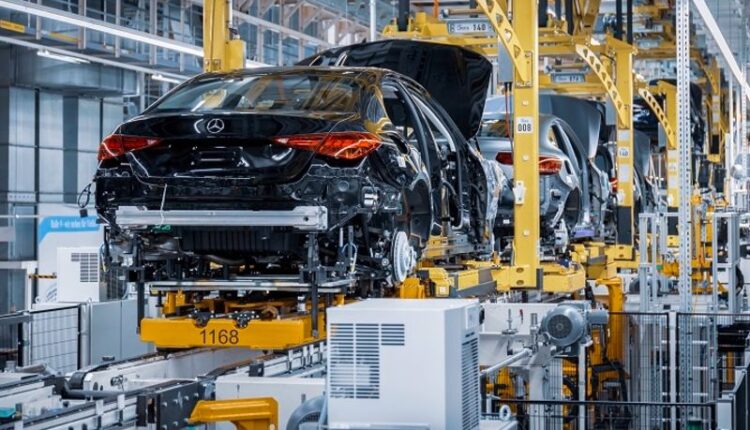 Daimler will put up to 18,500 workers on short-time work