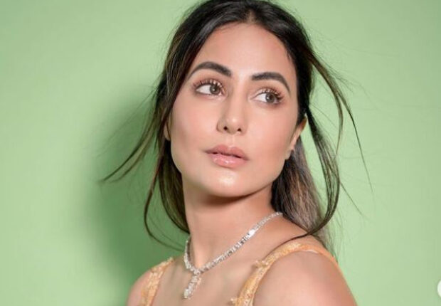 Hina Khan takes a break from social media after her father’s demise : Bollywood News