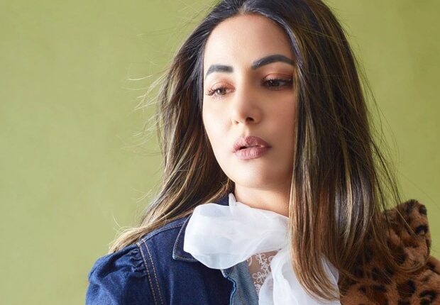 Hina Khan tests positive for COVID-19, asks her fans to remember her in their prayers : Bollywood News