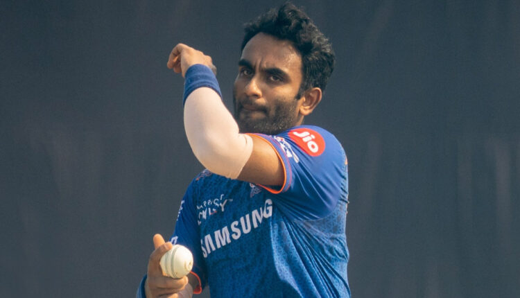 MI Field Only Three Overseas Players vs DC As Jayant Yadav Replaces Adam Milne in Playing XI