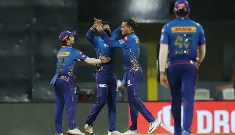 MI vs SRH IPL 2021 Stat Highlights: Kieron Pollard, Bowlers Shine As Mumbai Indians Beat Sunrisers Hyderabad by 13 Runs