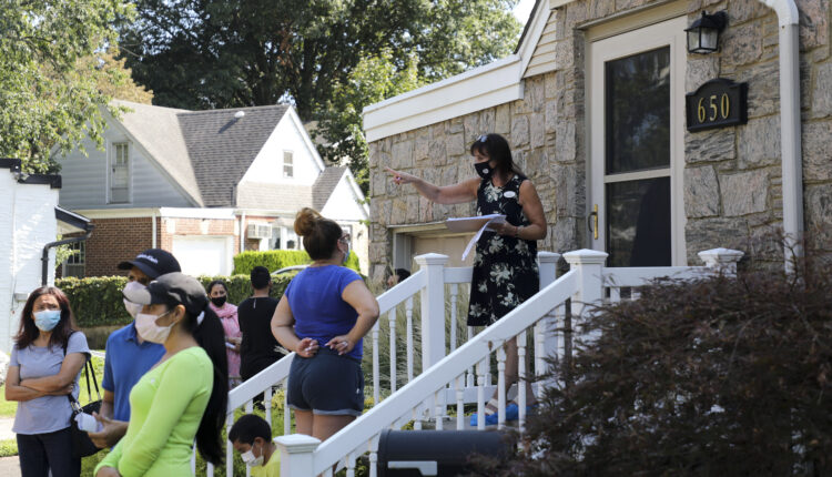 Mortgage demand falls even as interest rates drop