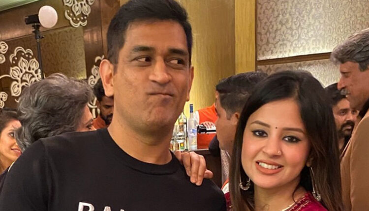Sakshi Dhoni Gives Update on Health of MS Dhoni’s Parents After They Tested COVID-19 Positive
