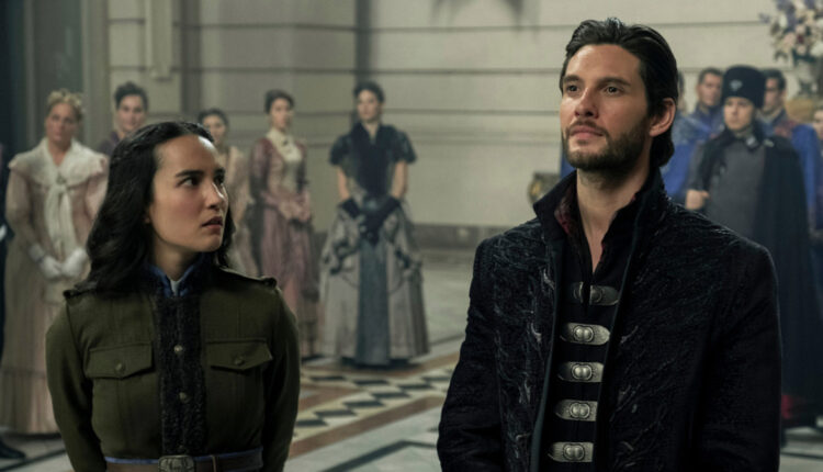 Shadow and Bone Review: Netflix’s Latest Dark Fantasy Series Gets Compared to Game of Thrones by Critics!