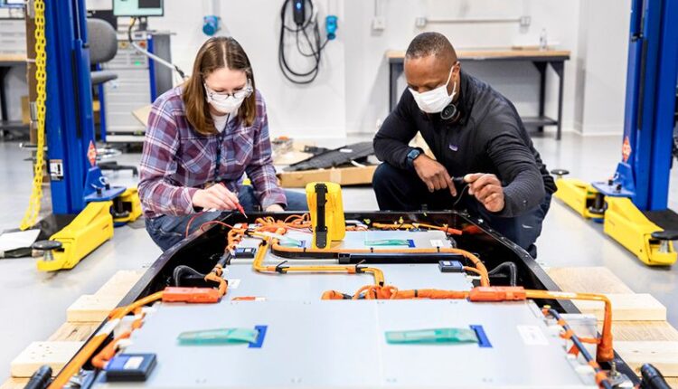 Why Ford spending $185M to build EV battery lab in Michigan