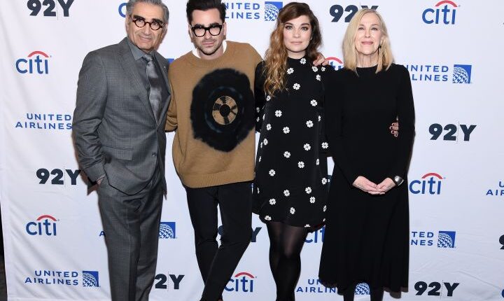 Annie Murphy Has Been Sending A ‘Bribe’ To Dan Levy To Write ‘Schitt’s Creek’ Movie