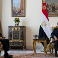 U.S. Secretary of State Antony Blinken (left) meets with Egyptian President Abdel Fattah al-Sisi at the Heliopolis Presidential Palace near central Cairo on Wednesday.  |  POOL / VIA AFP-JIJI