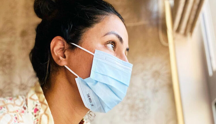 Hina Khan Calls Herself a ‘Helpless Daughter’ After Her Father’s Recent Death; Here’s Why