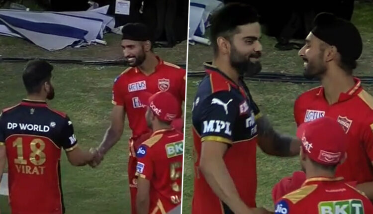 IPL 2021: Harpreet Brar Gets Pat on Back from Virat Kohli After PBKS All-Rounder’s Match-Winning Performance Against RCB (Watch Video)
