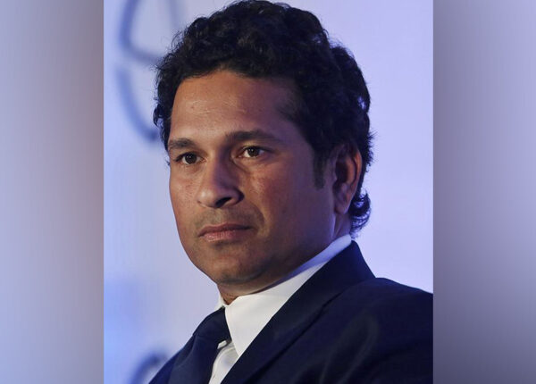 International Nurses Day 2021: Sachin Tendulkar Pays Tribute to Frontline Workers