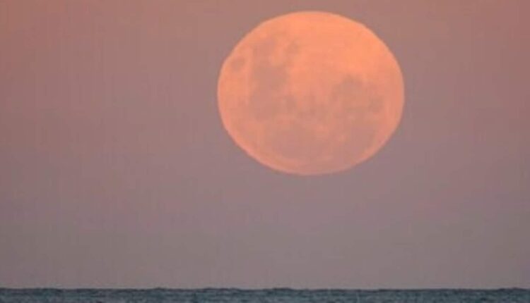 Lunar Eclipse 2021 LIVE: Eclipse begins, Australia sees Super Flower Moon