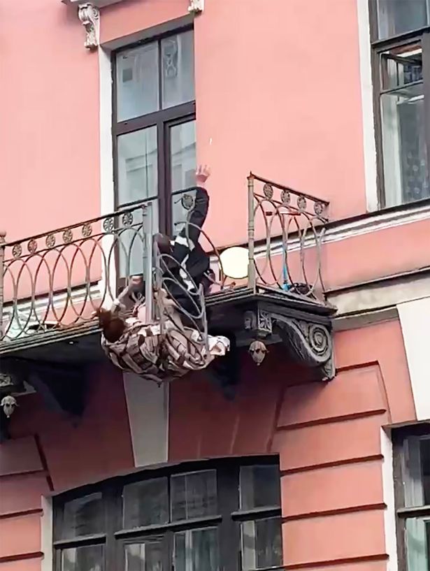 couple fall through balcony