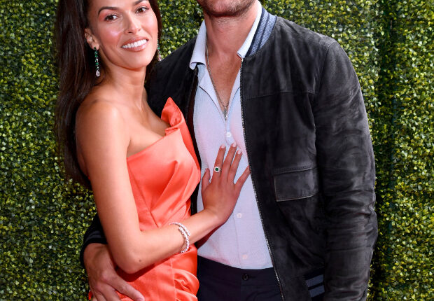 This Is Us star Justin Hartley and Sofia Pernas are married; couple flaunts their wedding rings at MTV Movie and TV Awards : Bollywood News