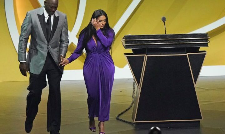 Vanessa Bryant Gets Emotional Honouring Kobe At Basketball Hall Of Fame Ceremony