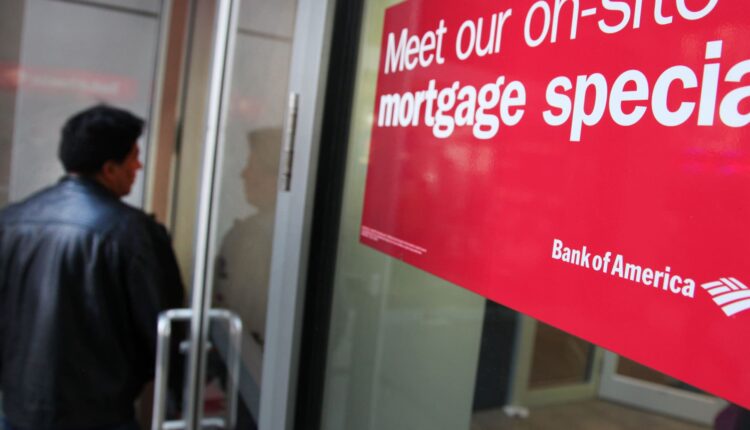 Weekly mortgage demand falls as interest rates move higher
