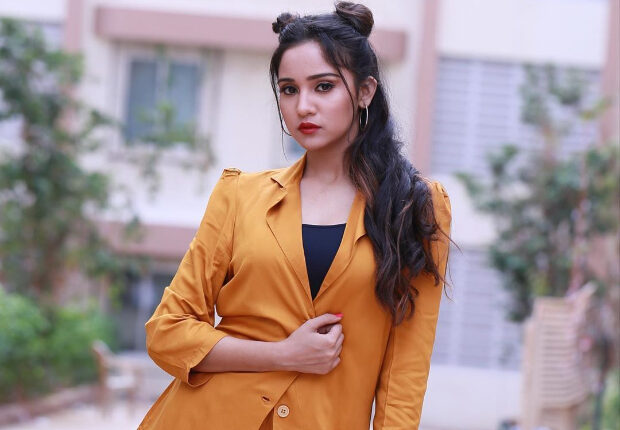 Yeh Unn Dino Ki Baat Hai fame Ashi Singh gifts her mom a new house : Bollywood News