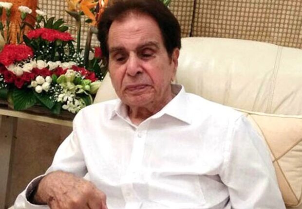 Dilip Kumar put on oxygen support after being diagnosed with bilateral pleural effusion : Bollywood News