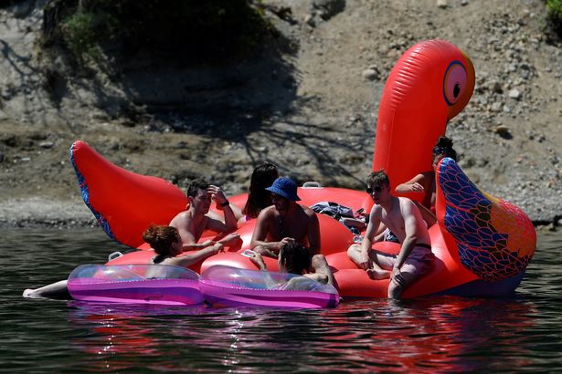 People head to Alouette Lake to cool off