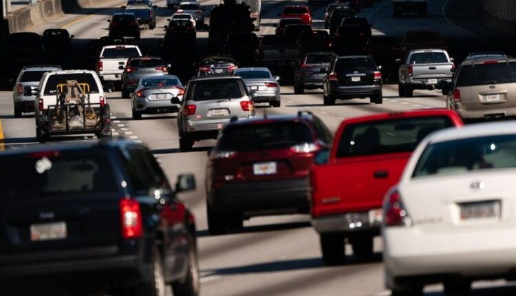 G-7 drops aim to shift new car sales away from oil by 2030