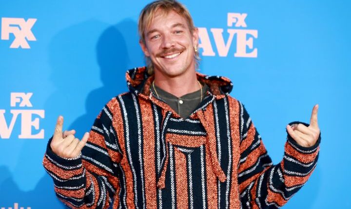 Justin Bieber Pretended That Diplo Had The Wrong Number In Hilarious TikTok Text Exchange