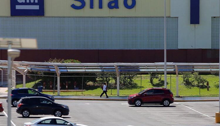 Mexico looks at improving contract votes after GM dispute