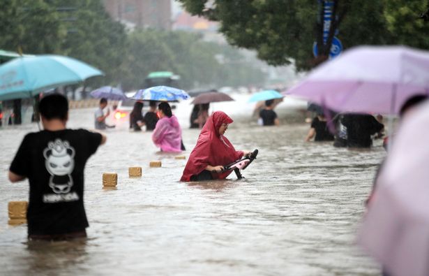 Waist deep water in Zhengzhou China after record downpours