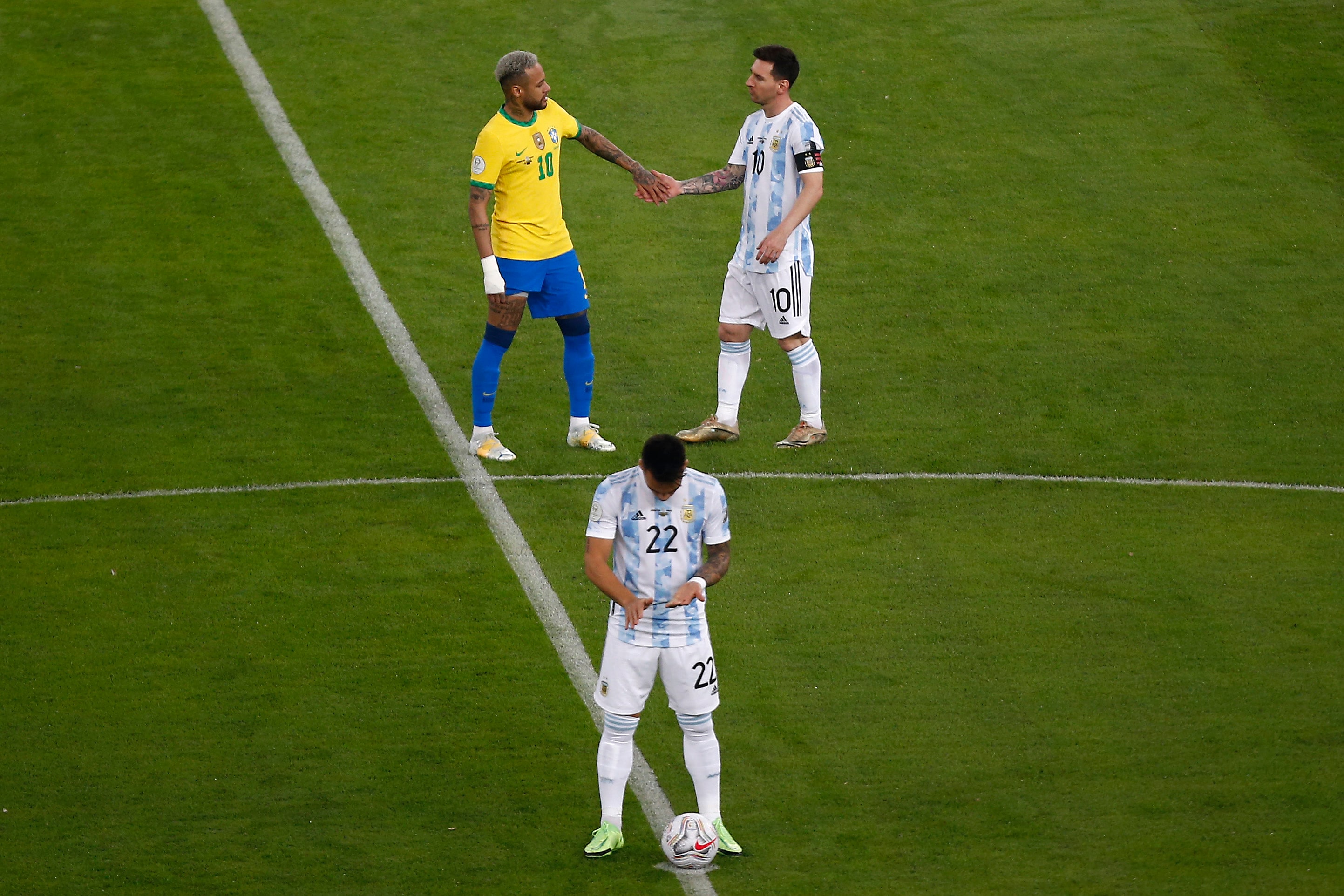 Neymar and Messi greet each other before the start of the Copa America final.(Getty Images)