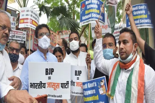  The protesters led by Delhi Congress president Anil Kumar marched raising slogans and carrying placards from their party office on DDU Marg to the nearby BJP headquarters.