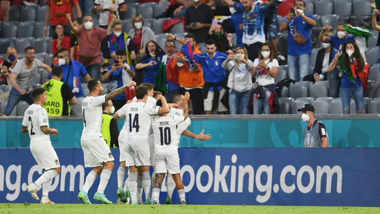 Soccer Football - Euro 2020 - Quarter Final - Belgium v Italy - Football Arena Munich, Munich, Germany - July 2, 2021 Italy's Leonardo Bonucci celebrates after scoring a goal which is later disallowed Pool via REUTERS/Andreas Gebert(Pool via REUTERS)