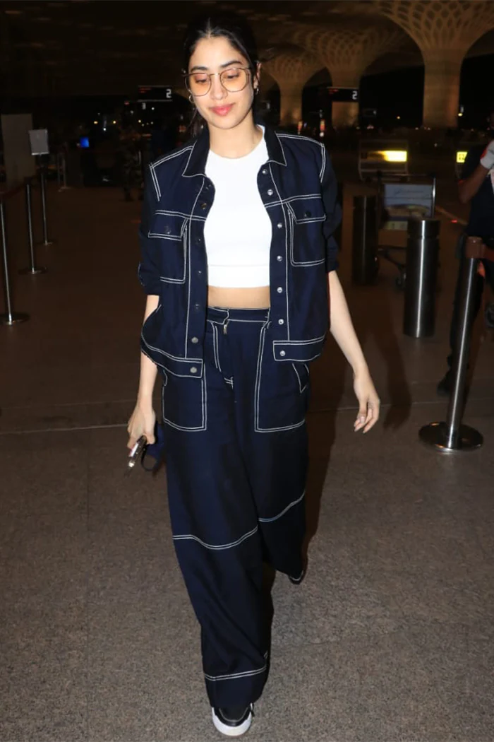 Janhvi Kapoor at the airport. (Instagram)