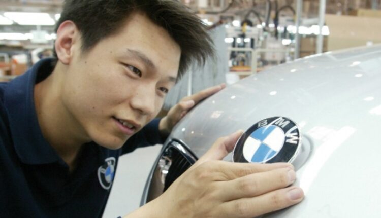 BMW backs the restructuring of JV partner's parent Huachen