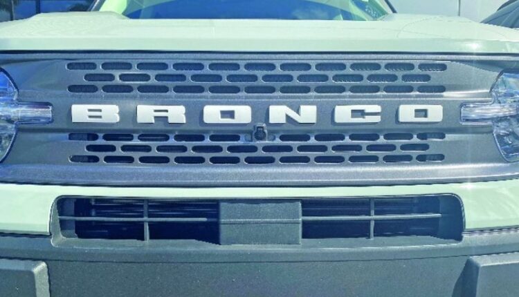 Ford Bronco roof issues worsen; some production delayed