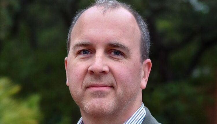 Ford hires away executive leading Apple’s car project