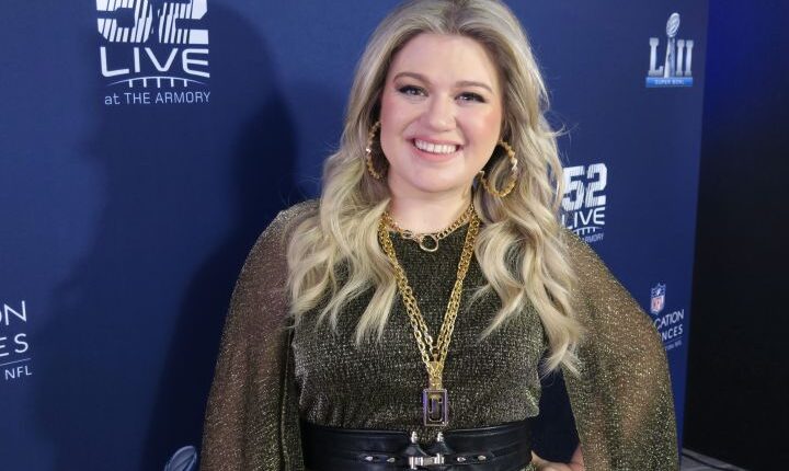 Kelly Clarkson Drops Catchy New Holiday Single ‘Christmas Isn’t Canceled (Just You)’