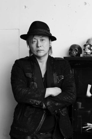 Hiromu Takahara, who was best known as the designer at the helm of Roen, passed away last month at the age of 51. | AHDELU 