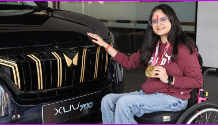 Avani Lekhara Presented With XUV700 Gold Edition, Paralympic Champion Thanks Anand Mahindra