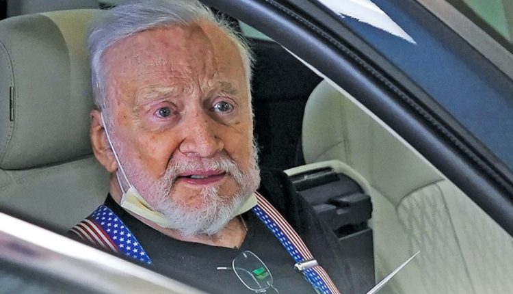 Oakville crew sends Buzz Aldrin over the moon