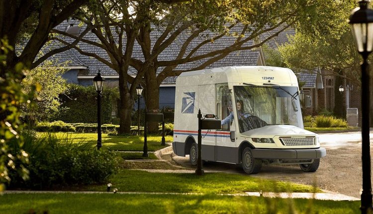 Postal Service fleet replacement deal shuns Biden EV plea