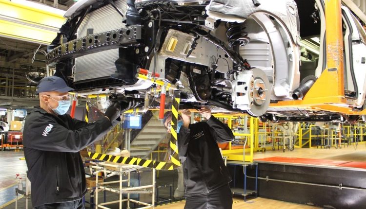 Stellantis extends life of 2nd shift at Canada minivan plant