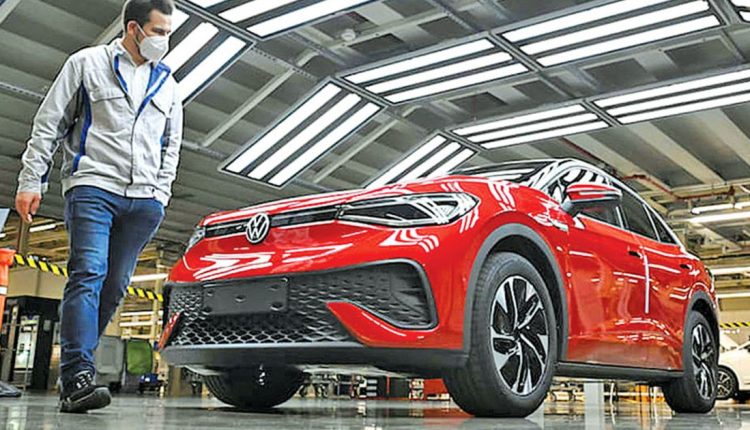 Ukraine war cost Volkswagen, Mercedes-Benz, BMW, other German automakers 150K vehicles in March