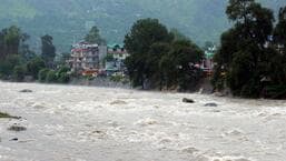 Due to incessant rain in Kullu district of Himachal Pradesh over the past two days, the Beas river is in spate on Friday. (Aqil Khan/HT)