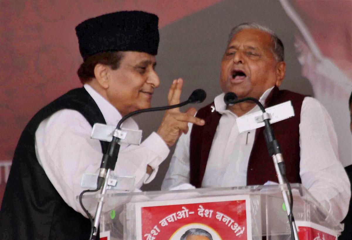 Samajwadi Party supremo Mulayam Singh Yadav with party leader Mohammad Azam Khan during a  public rally, “Desh Banao Desh Bachao”, at Allahabad in 2014. 