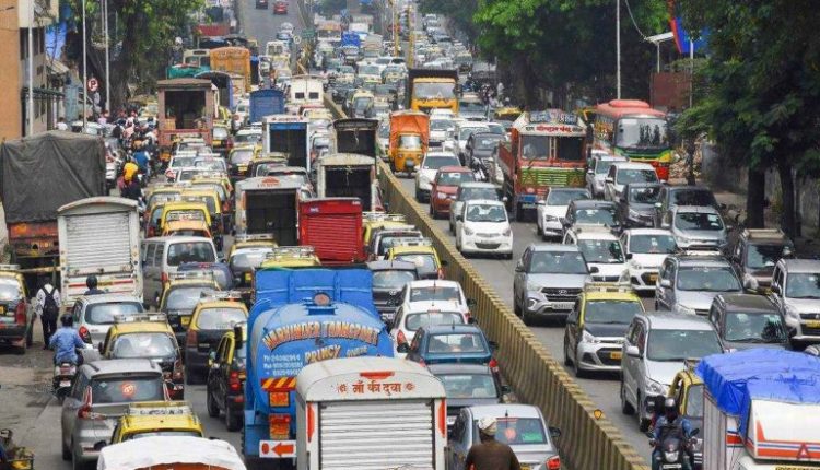 Mumbai Traffic Update: Slow Vehicular on Eastern Freeway, Western Expressway Due to Pre-Scheduled VVIP Visit, Check Details Here