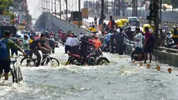 Bengaluru city saw severe waterlogging after relentless rain, which flooded several roads and disrupted vehicular movement. (HT Photo)