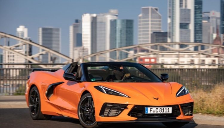 GM targets China's urban rich with luxury imports