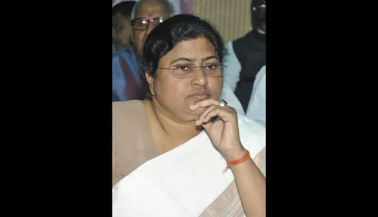 Minister slaps legal notice on party MLA for defamation